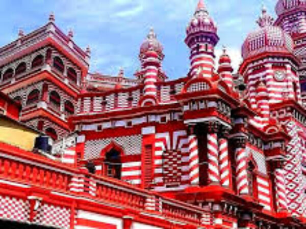 Red Mosque ( Jami Ul – Alfar Mosque )